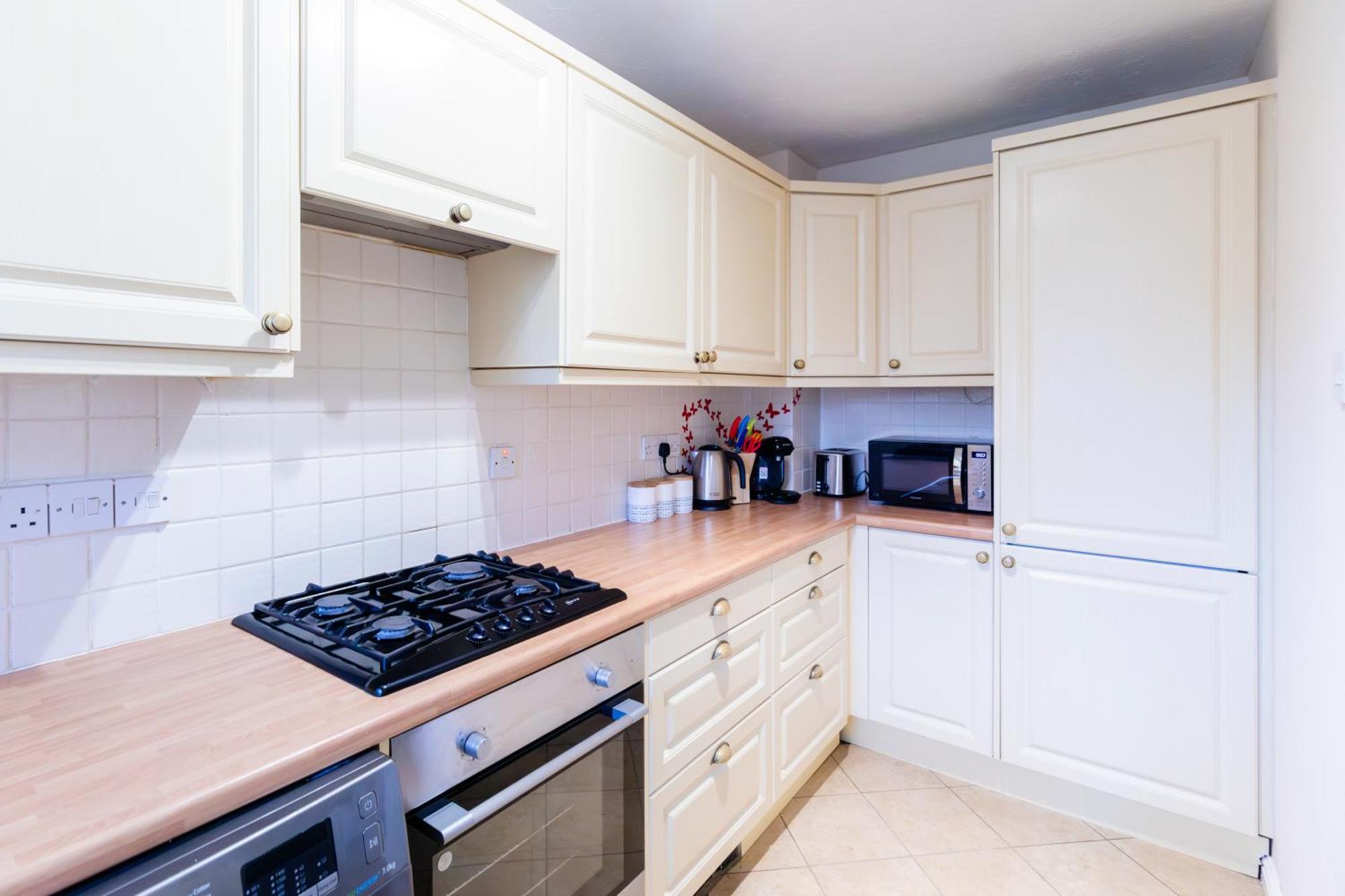 Chichester Retreat House With Free Parking Buitenkant foto