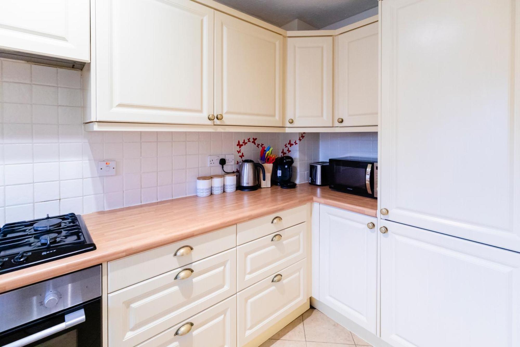 Chichester Retreat House With Free Parking Buitenkant foto