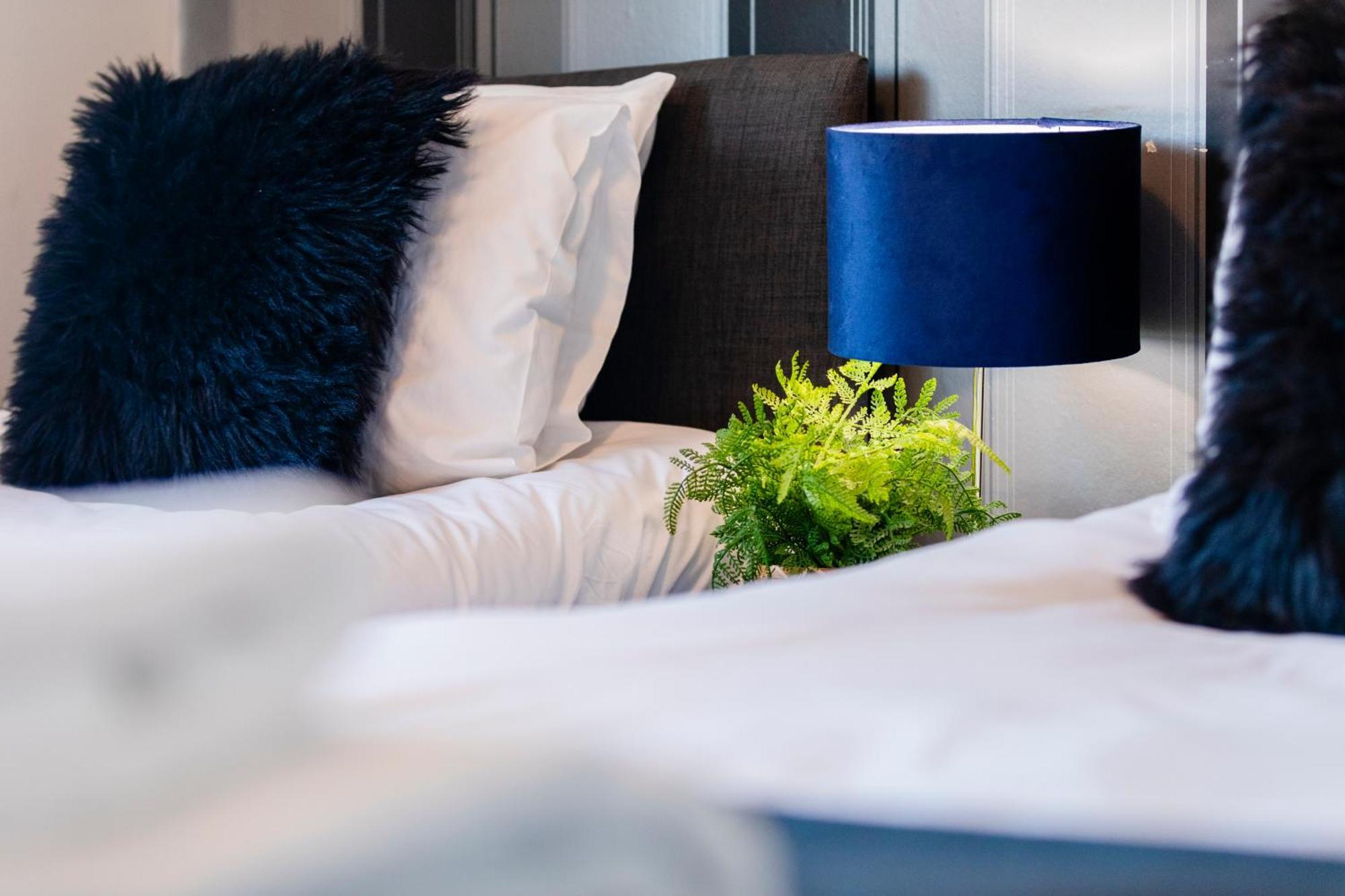Chichester Retreat House With Free Parking Buitenkant foto