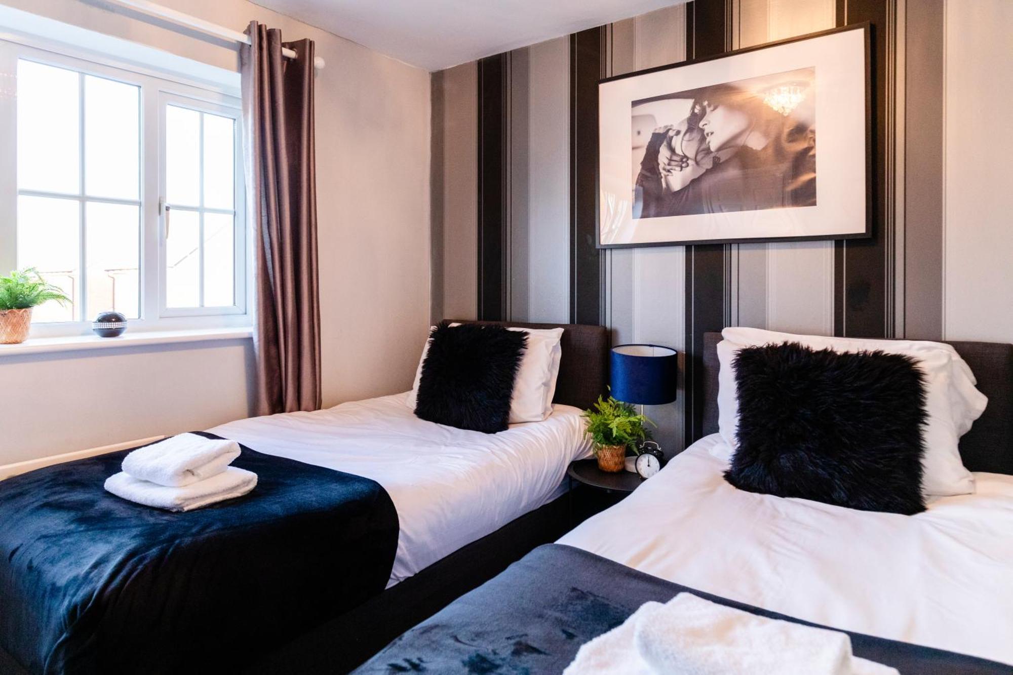 Chichester Retreat House With Free Parking Buitenkant foto