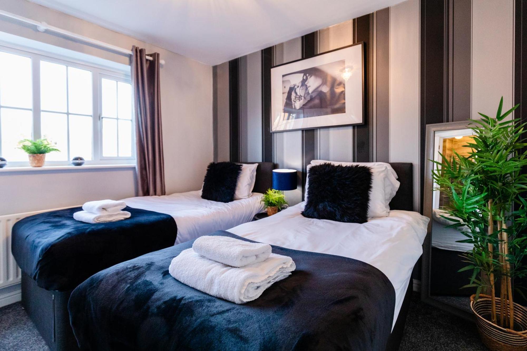 Chichester Retreat House With Free Parking Buitenkant foto