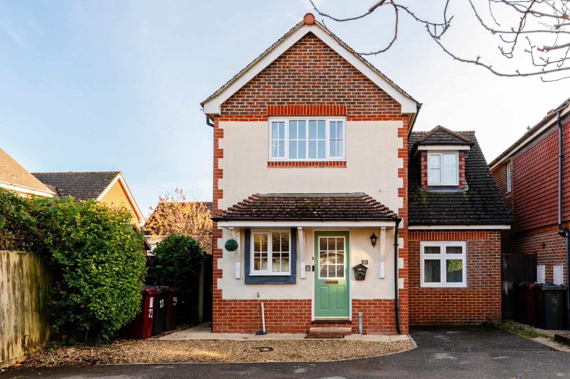 Chichester Retreat House With Free Parking Buitenkant foto