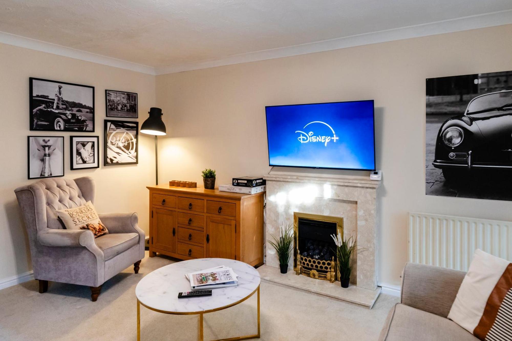Chichester Retreat House With Free Parking Buitenkant foto